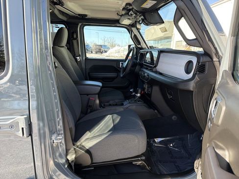 Used 2024 Jeep Wrangler Unlimited w/ Convenience Group image 16