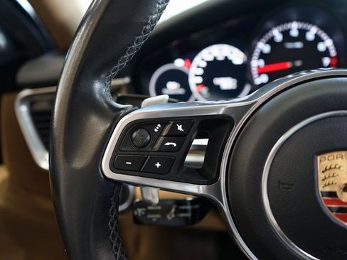 Used 2019 Porsche Panamera 4 image 33