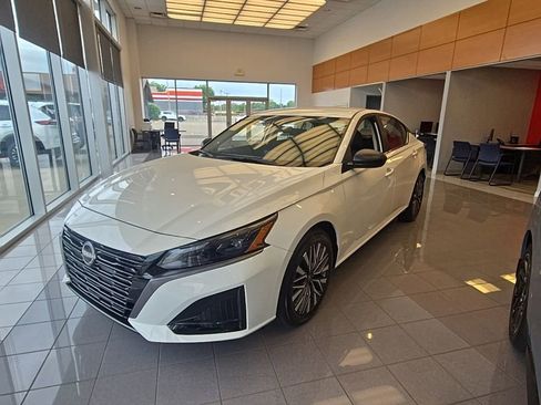 New 2026 Nissan Altima 2.5 SV FWD image 3