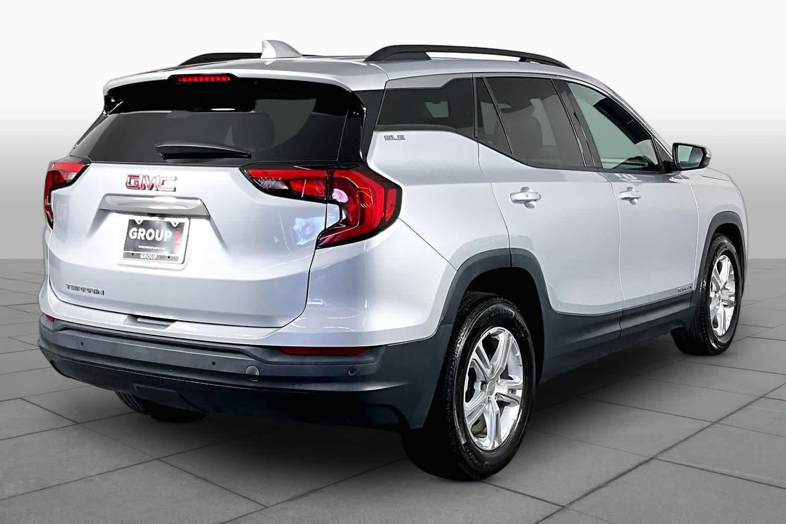 Used 2020 GMC Terrain SLE w/ Driver Convenience Package FWD image 12