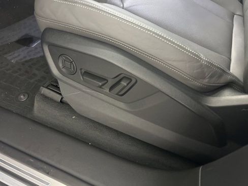 Certified 2025 Audi Q8 Premium Plus w/ Premium Plus Package image 20