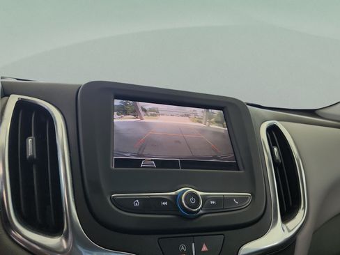 Used 2022 Chevrolet Equinox LS w/ LS Convenience Package AWD/4WD image 24