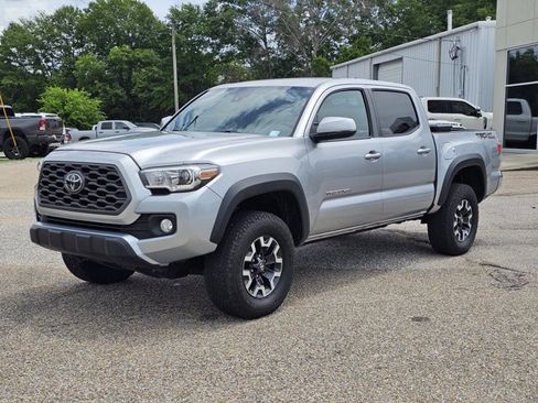 Used 2022 Toyota Tacoma TRD Off-Road RWD image 1
