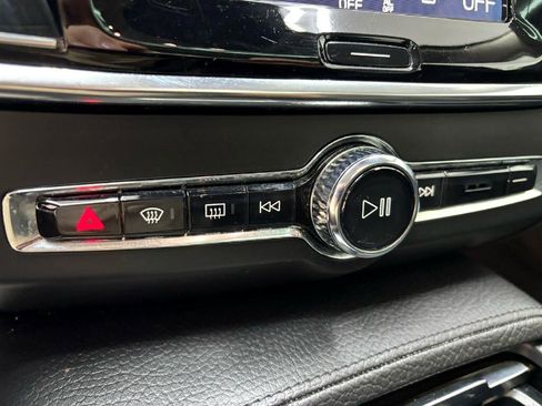 Used 2018 Volvo S90 T5 Momentum w/ Convenience Package image 24