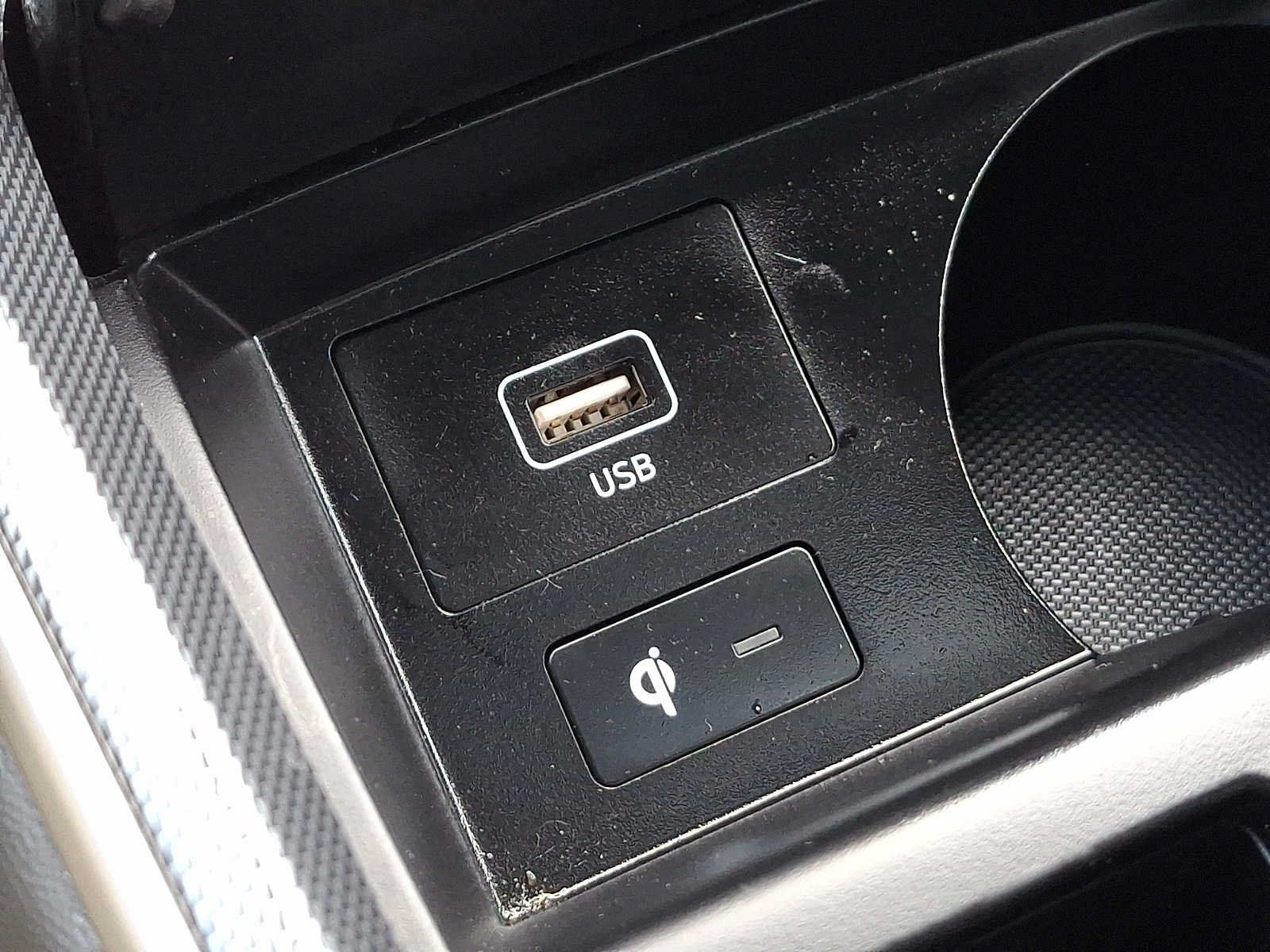 Used 2022 Hyundai Santa Fe Limited AWD/4WD image 25