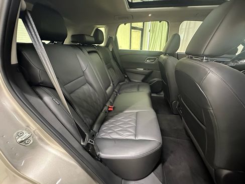 Used 2026 Nissan Rogue Platinum w/ Platinum Premium Package image 20