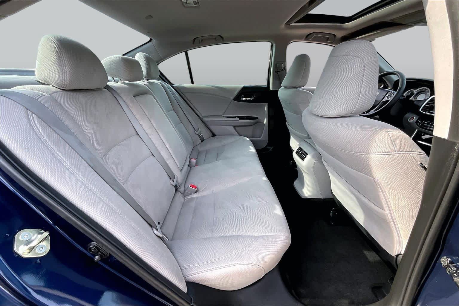 Used 2017 Honda Accord EX image 18