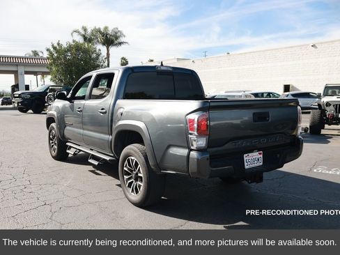 Used 2022 Toyota Tacoma TRD Sport w/ Technology Package image 3