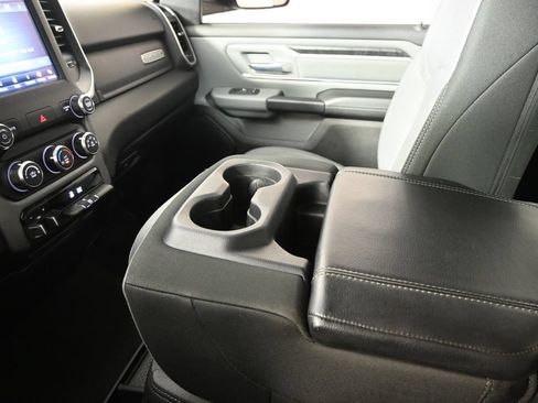 Used 2019 RAM 1500 Big Horn AWD/4WD image 32