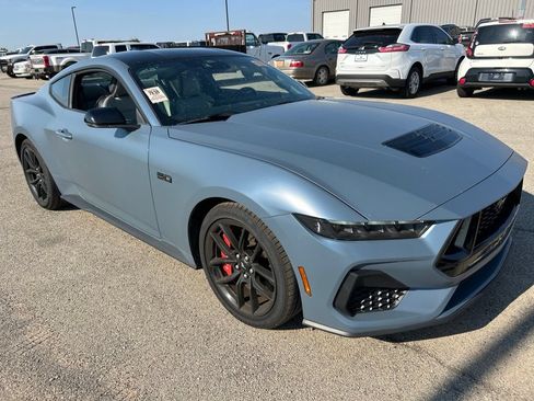 Used 2025 Ford Mustang GT Premium RWD image 2