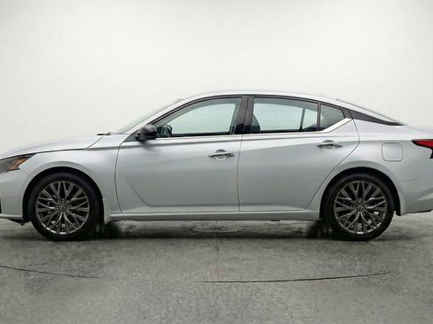 Used 2025 Nissan Altima 2.5 SV FWD image 5