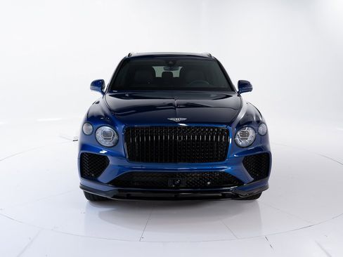 Certified 2025 Bentley Bentayga Extended Wheelbase image 8