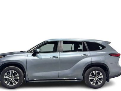 Used 2023 Toyota Highlander XLE