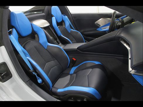 Used 2023 Chevrolet Corvette Stingray Premium Conv w/ Z51 Performance Package RWD image 26