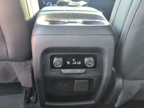 Used 2025 Chevrolet Traverse LT w/ Sun and Wheel Package FWD image 35