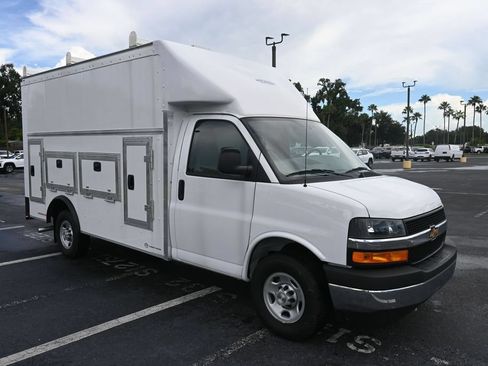 Used 2026 Chevrolet Express 3500 w/ Power Convenience Package RWD image 7