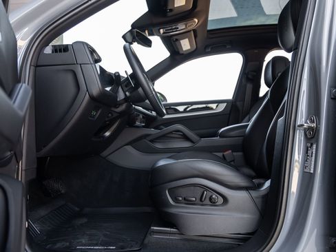 Certified 2026 Porsche Cayenne image 25