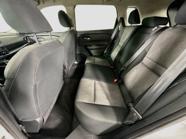 Used 2024 Nissan Rogue SV FWD image 22