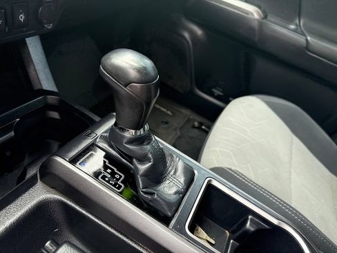 Used 2021 Toyota Tacoma TRD Off-Road AWD/4WD image 27