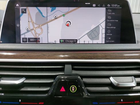 Used 2020 BMW 750i xDrive image 21