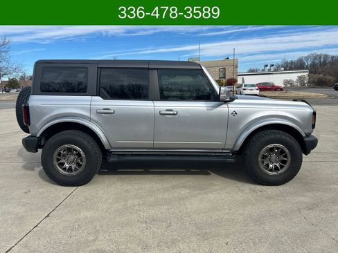 Used 2022 Ford Bronco Outer Banks image 6