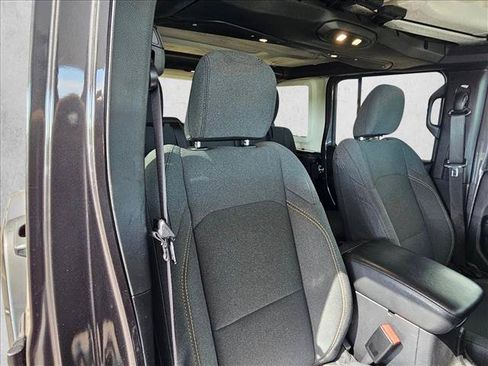Used 2024 Jeep Wrangler Unlimited AWD/4WD image 17
