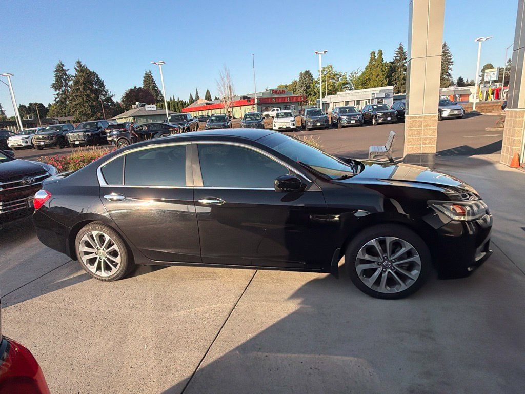 Used 2015 Honda Accord Sport image 3