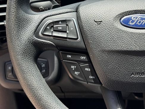 Used 2017 Ford Escape SE w/ SE Cold Weather Package FWD image 18