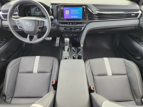 Used 2025 Toyota Camry SE w/ Convenience Package FWD image 22