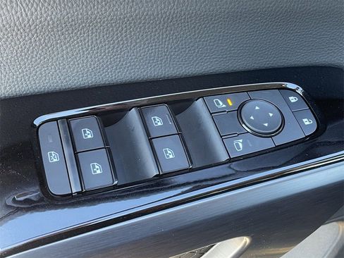 New 2025 Nissan Pathfinder SL image 11