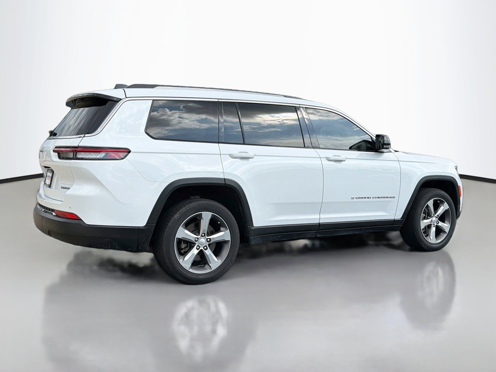 Used 2021 Jeep Grand Cherokee L Limited AWD/4WD image 2