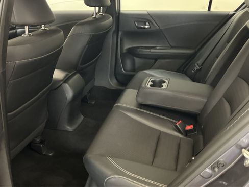 Used 2017 Honda Accord Sport image 23