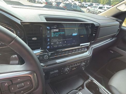 Used 2023 Chevrolet Silverado 1500 ZR2 w/ Technology Package AWD/4WD image 5