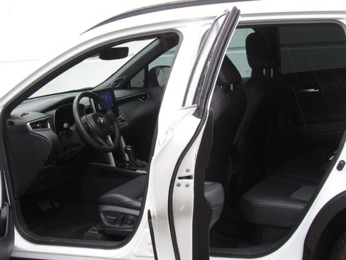 Used 2024 Toyota Corolla Cross AWD Hybrid w/ Convenience Package image 14