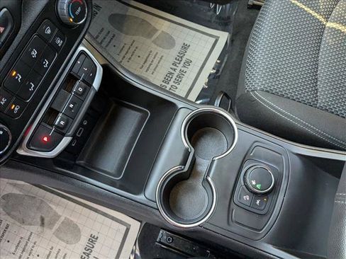 Used 2024 GMC Terrain SLE image 16