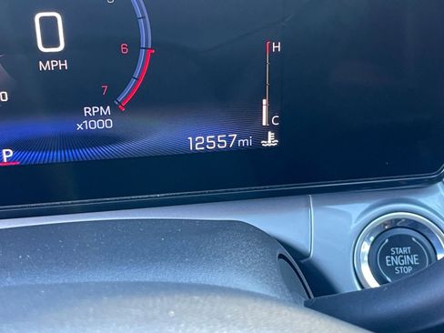 Used 2025 Chevrolet Trax LT image 40