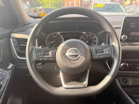 Used 2024 Nissan Rogue S AWD/4WD image 16