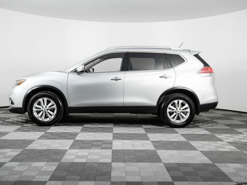 Used 2015 Nissan Rogue SV w/ SV Premium Package image 3