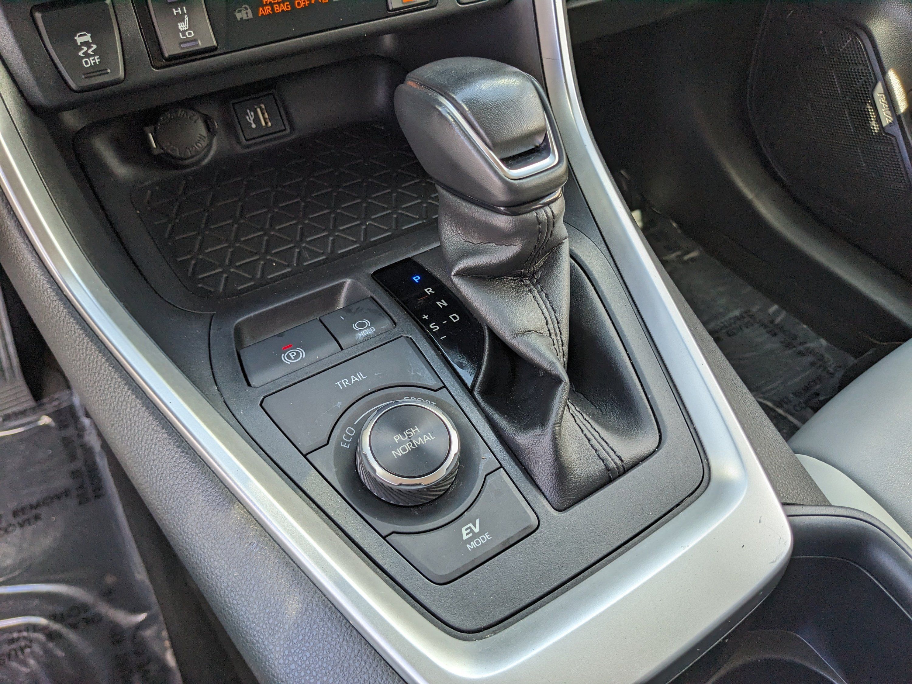 Used 2023 Toyota RAV4 XLE Premium AWD/4WD image 25