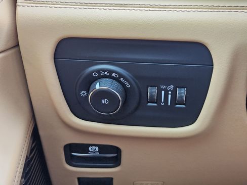 New 2026 Jeep Grand Cherokee L Summit AWD/4WD image 23
