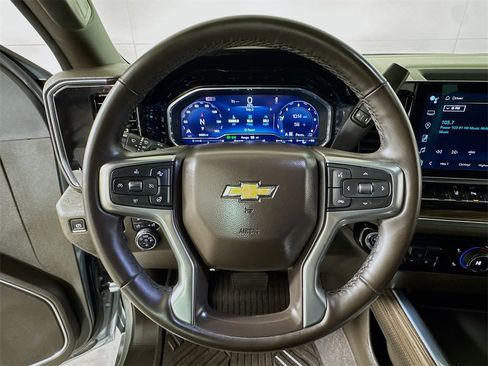 Certified 2024 Chevrolet Silverado 2500 LT w/ Texas Edition image 9