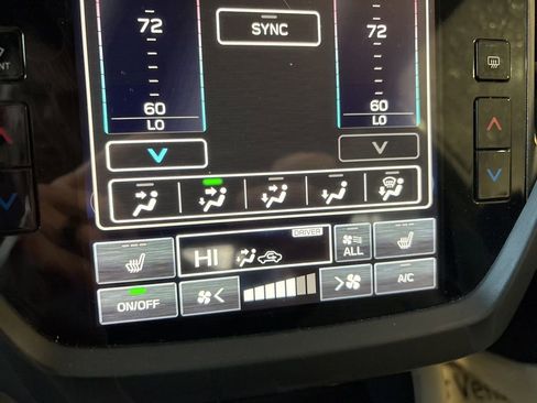 Used 2025 Subaru Forester Premium image 27