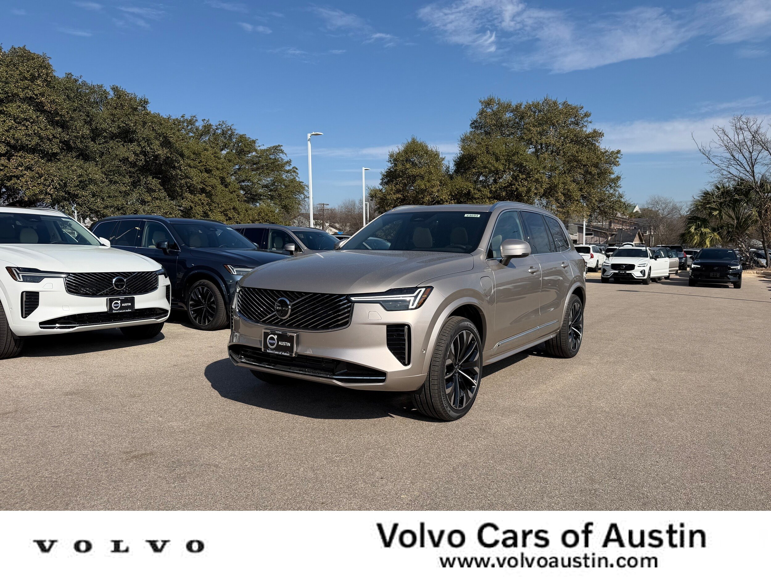 New 2026 Volvo XC90 T8 Plus w/ Protection Package Premier AWD/4WD image 1