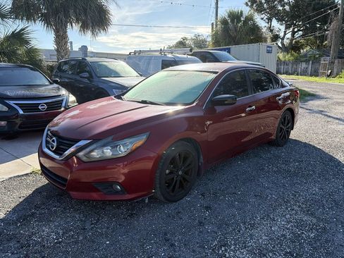Used 2017 Nissan Altima 2.5 SR w/ Midnight Edition Package FWD image 7
