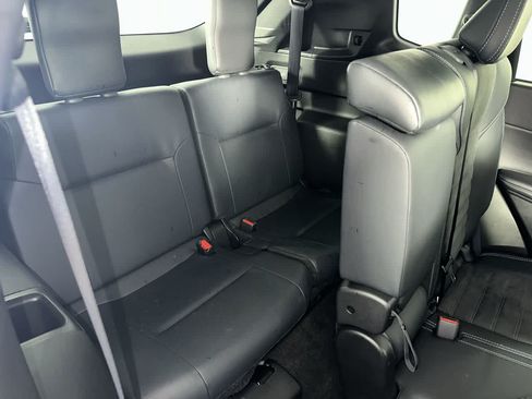 Used 2025 Mitsubishi Outlander SE FWD image 22