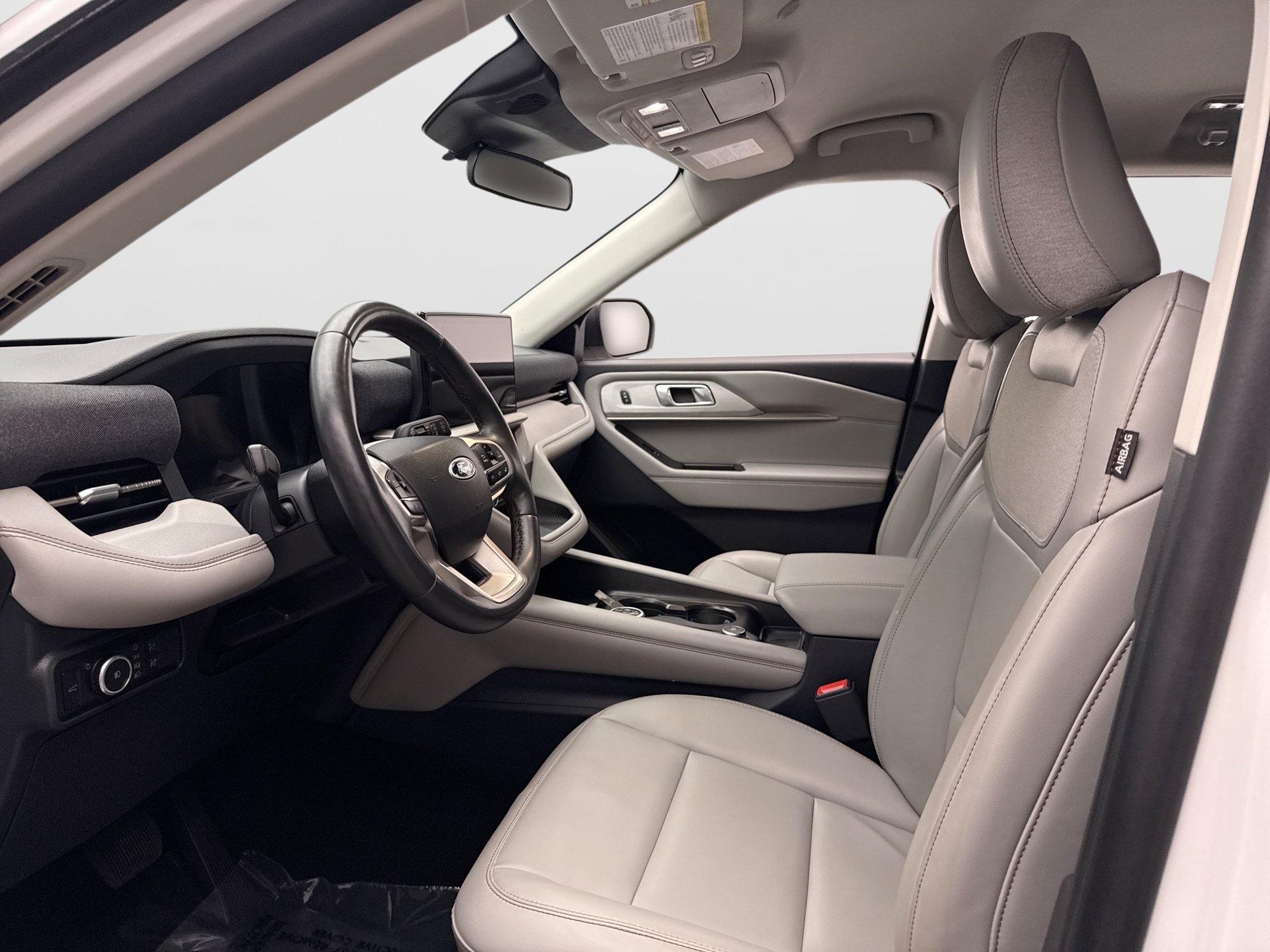 Used 2025 Ford Explorer Active w/ Active Comfort Package AWD/4WD image 10