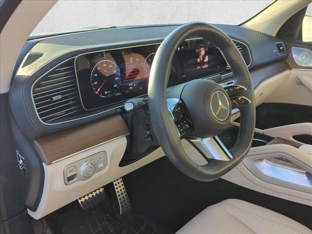 Used 2024 Mercedes-Benz GLS 450 4MATIC image 12