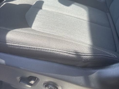 Used 2023 Chrysler Voyager LX FWD image 10