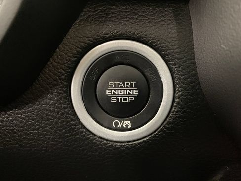 Used 2023 RAM 1500 Big Horn AWD/4WD image 16