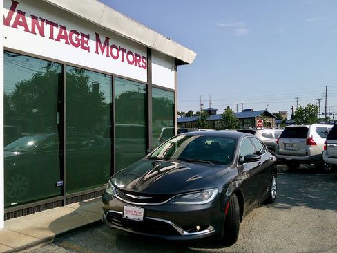 Used 2015 Chrysler 200 C w/ Navigation & Sound Group I FWD image 1